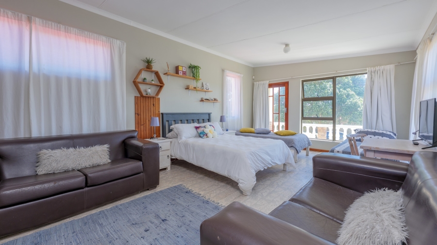 5 Bedroom Property for Sale in Struisbaai Western Cape